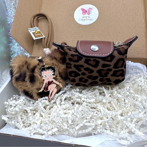Handbags - Women's Mini Coin Purse wristlet w/ Betty Boop Keychain Charm